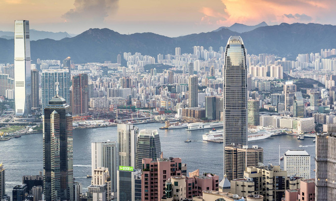 Toàn cảnh Hong Kong nhìn từ đỉnh Victoria. Ảnh: Reuters.