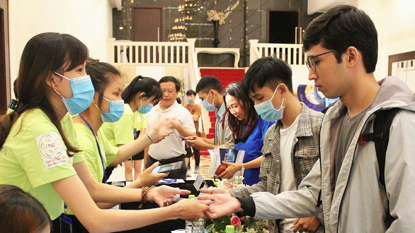 Bạn trẻ tham dự các hoạt động của cuộc thi khởi nghiệp để thêm thông tin, cơ hội cho quyết định khởi nghiệp của mình - Ảnh: Q.L.